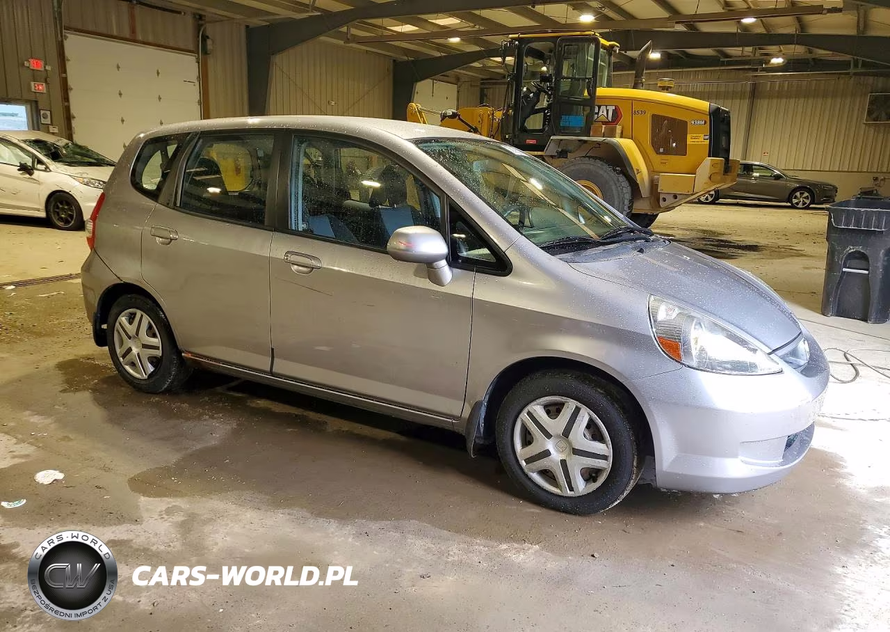 2008 Honda Fit VIN:JHMGD384X8S066386 - 4