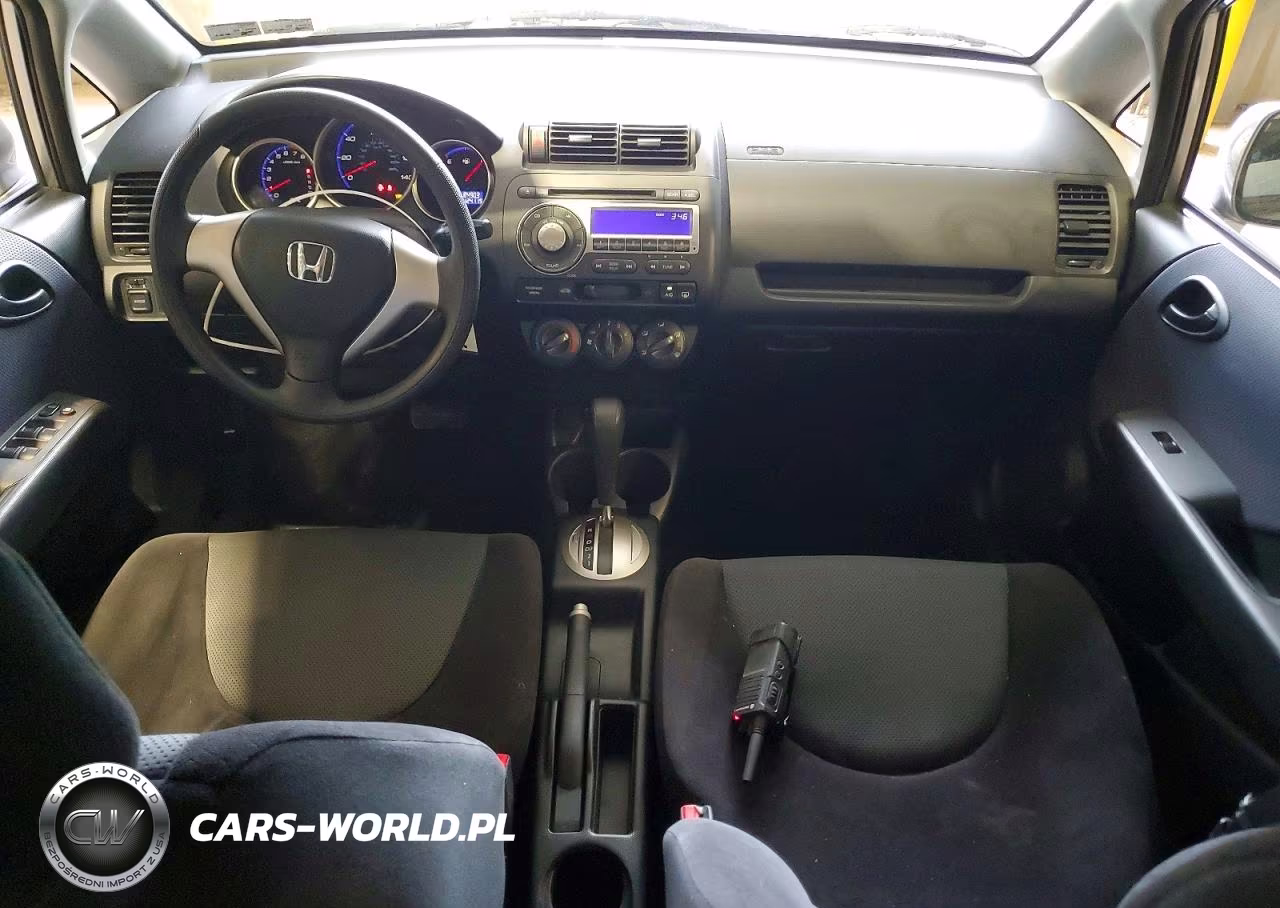 2008 Honda Fit VIN:JHMGD384X8S066386 - 8