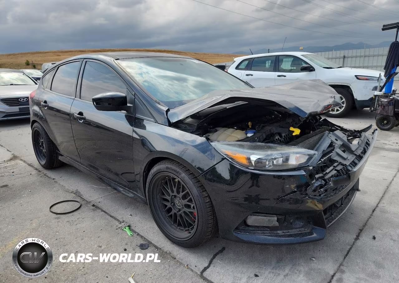 2017 Ford Focus St VIN:1FADP3L9XHL314277 - 4