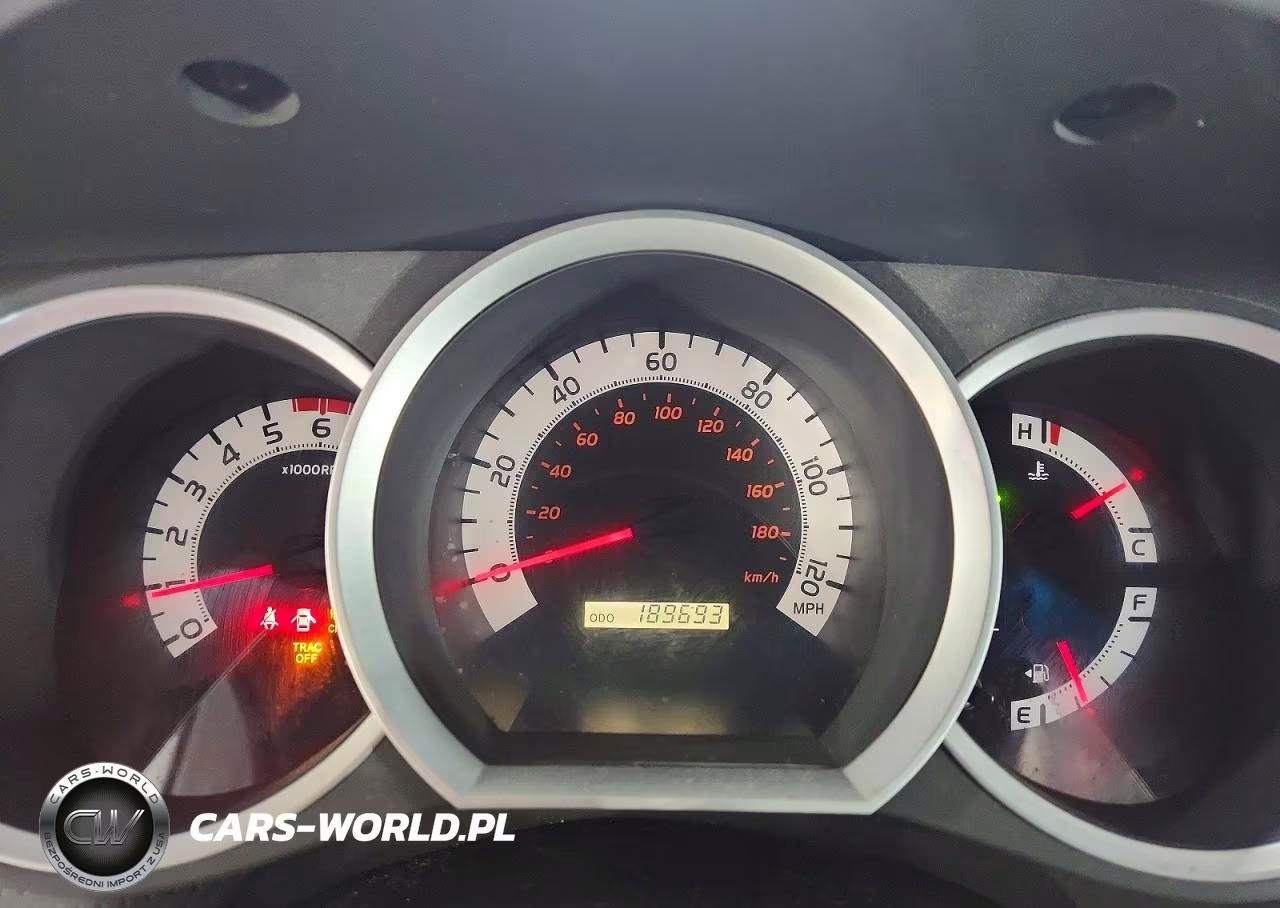 2015 Toyota Tacoma V6 VIN:3TMLU4EN1FM205801 - 9