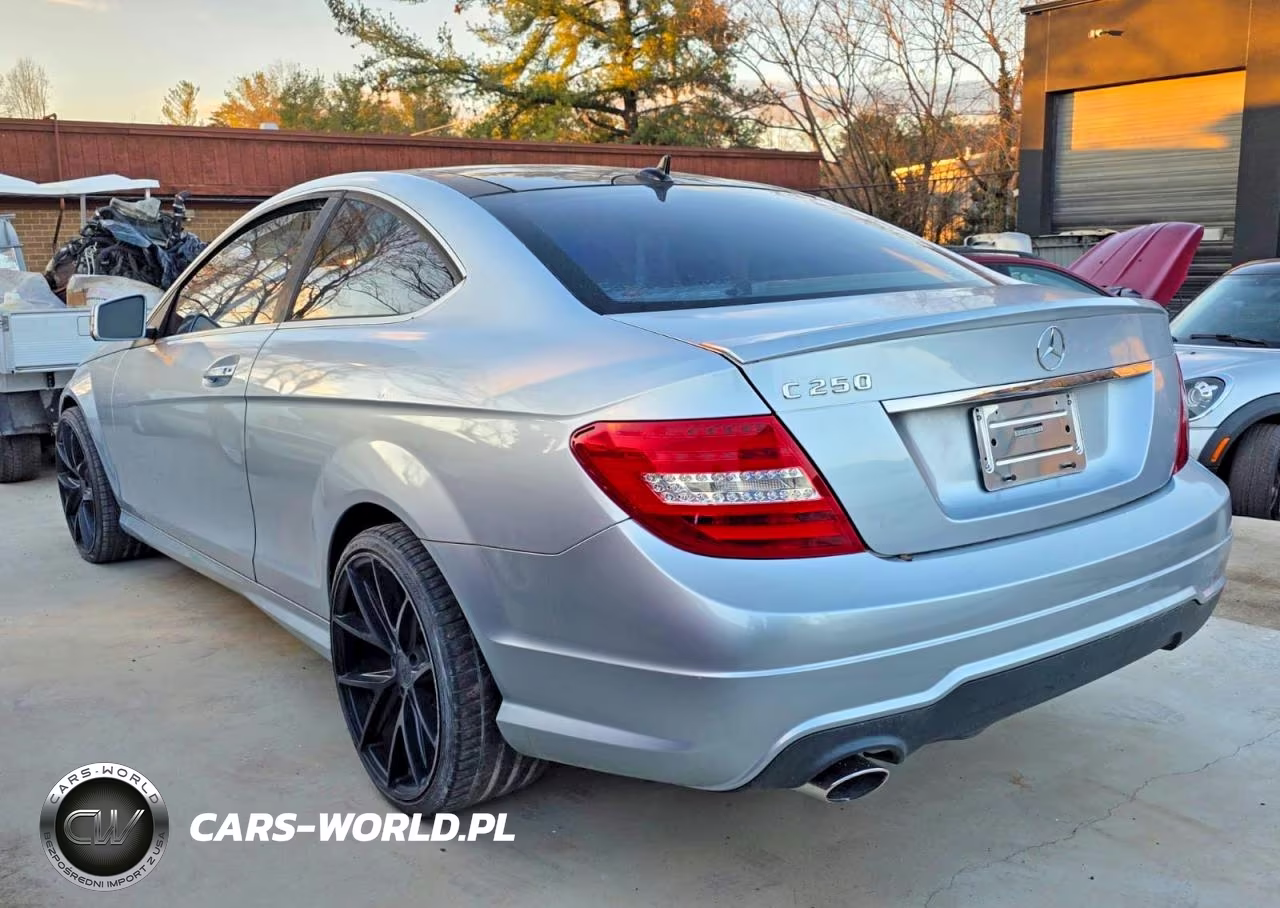 2013 MERCEDES-BENZ C 250 VIN:WDDGJ4HB0DF995087 - 3