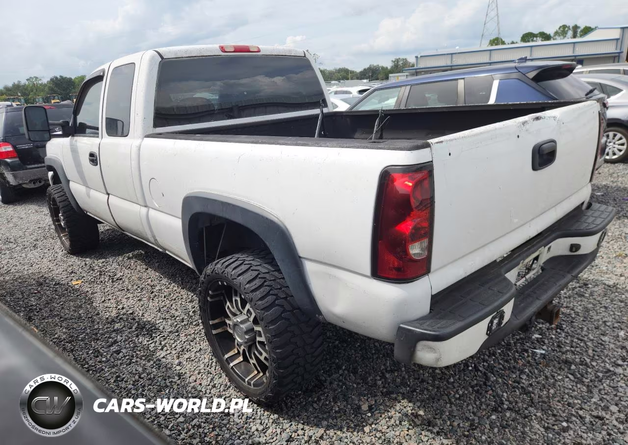 2004 Chevrolet Silverado C2500 Heavy Duty VIN:1GCHC29U34E113428 - 2