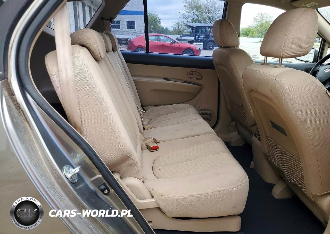 2009 Kia Rondo Base VIN:KNAFG528X97275317 - 11
