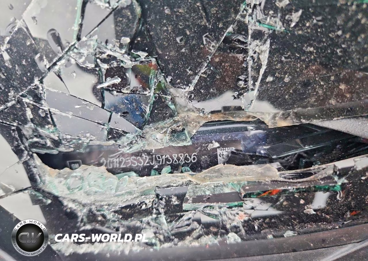 2018 Chevrolet Impala Premier VIN:2G1125S32J9138836 - 12