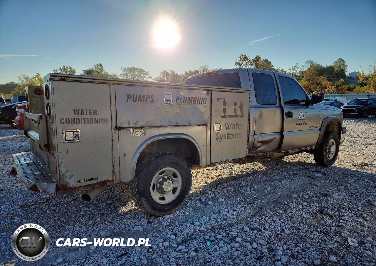 2003 Chevrolet Silverado K2500 Heavy Duty VIN:1GCHK29U83E296651 - 3