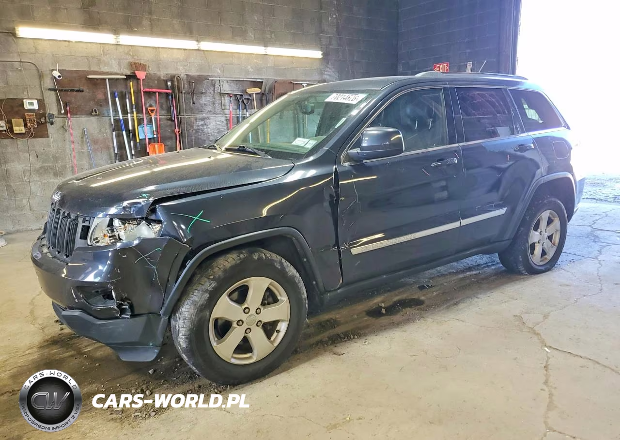 2013 Jeep Grand Cherokee Laredo VIN:1C4RJFAG3DC502346 - 1
