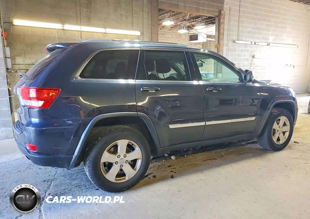 2013 Jeep Grand Cherokee Laredo VIN:1C4RJFAG3DC502346 - 3