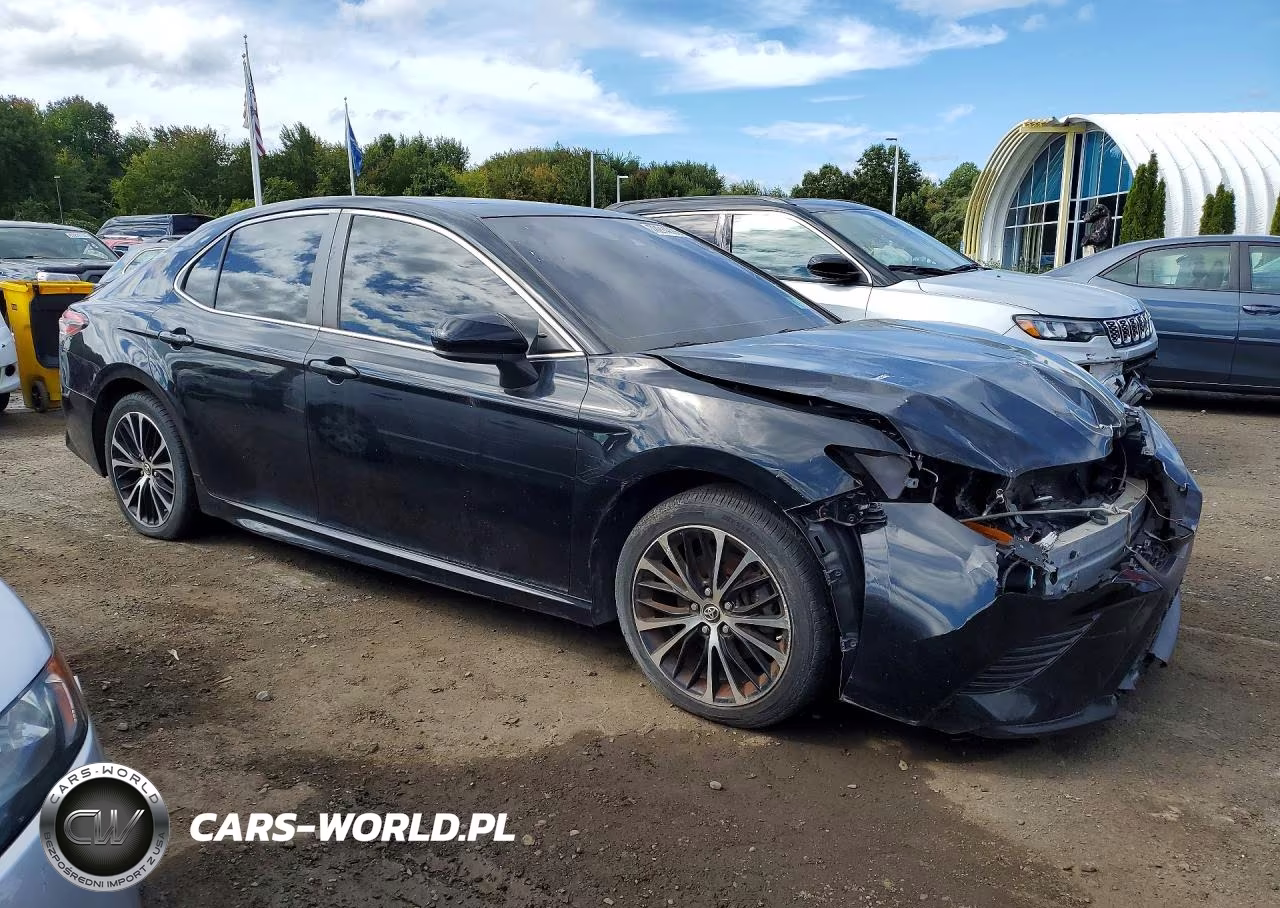 2018 Toyota Camry Se VIN:JTNB11HK2J3004130 - 4