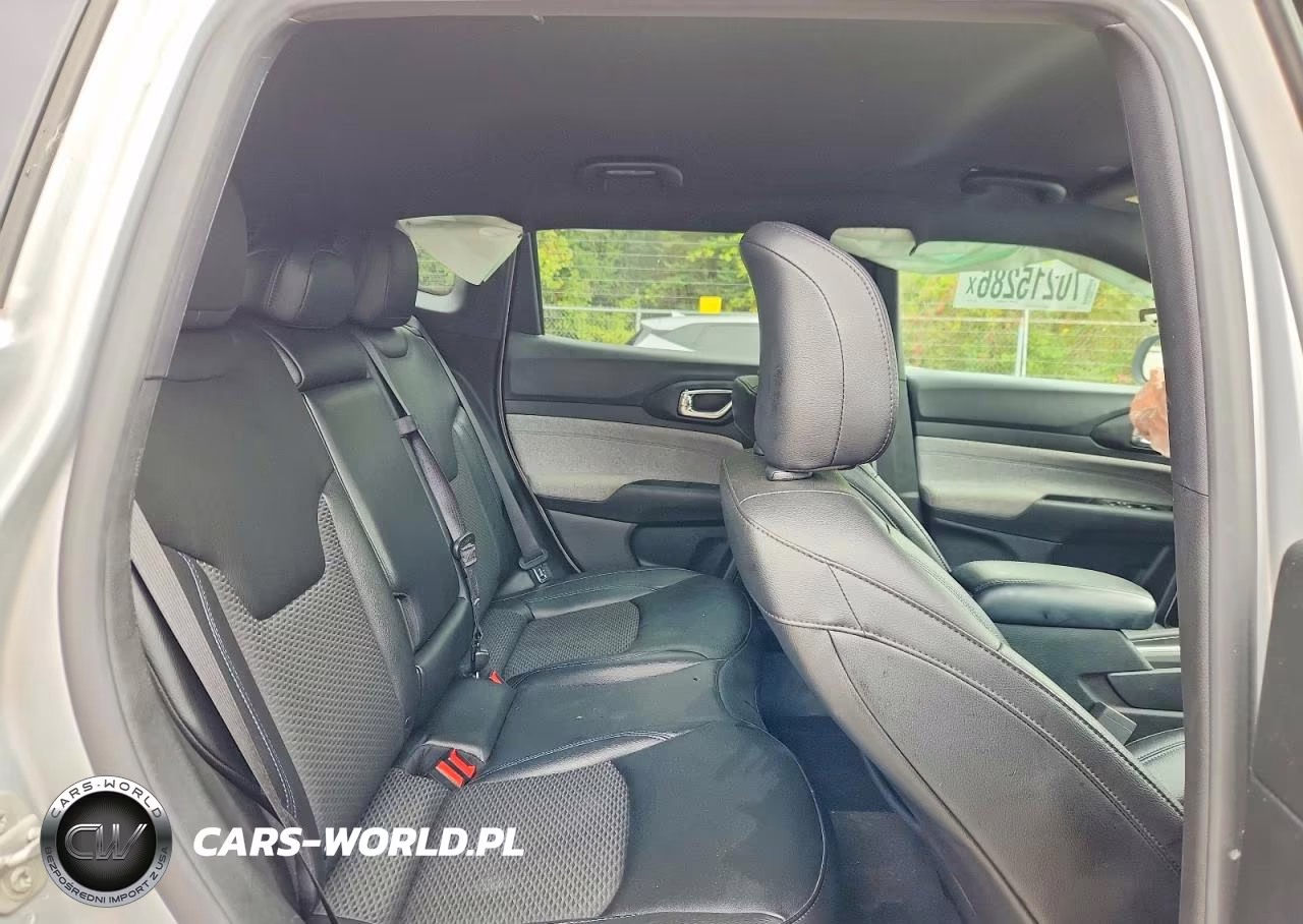 2024 Jeep Compass Latitude VIN:3C4NJDBN3RT117803 - 11