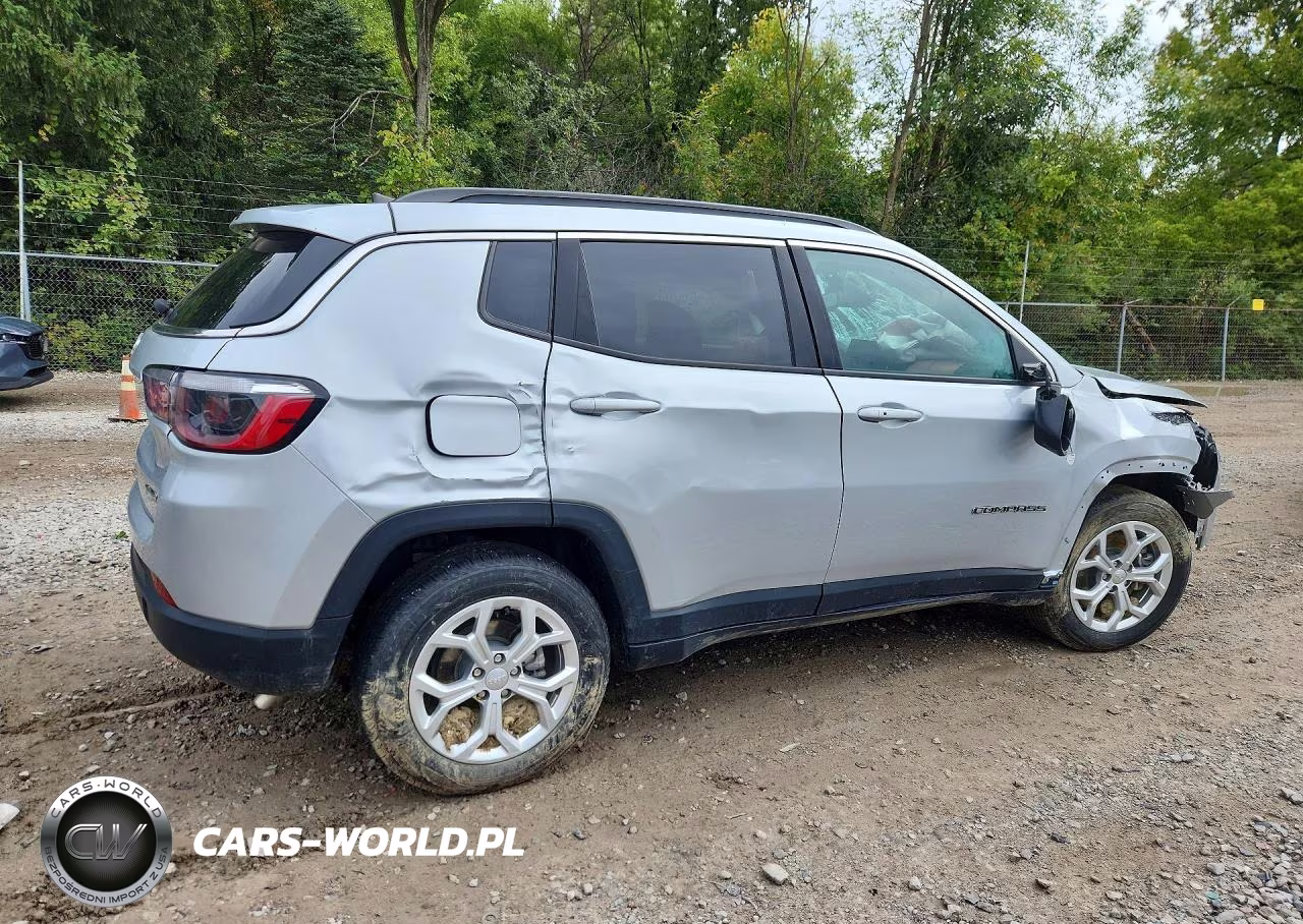 2024 Jeep Compass Latitude VIN:3C4NJDBN3RT117803 - 3