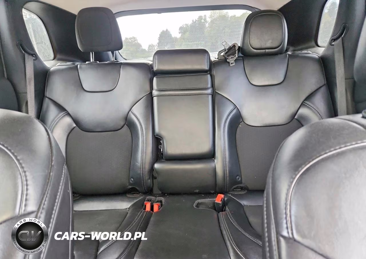 2019 Jeep Cherokee Latitude Plus VIN:1C4PJLLX4KD289952 - 10