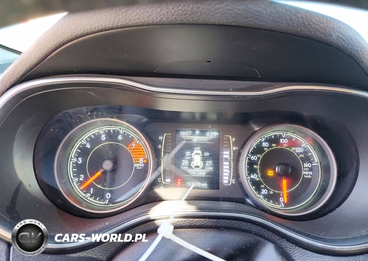 2019 Jeep Cherokee Latitude Plus VIN:1C4PJLLX4KD289952 - 9