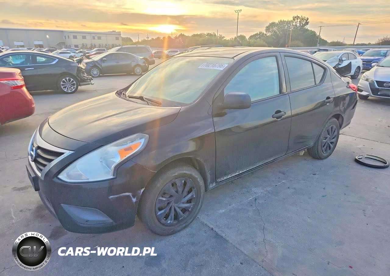 2015 Nissan Versa 1.6 S Plus – zdjęcie 1 z 12