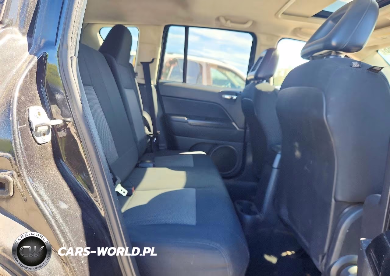 2009 Jeep Compass Sport VIN:1J8FF47B39D192617 - 11