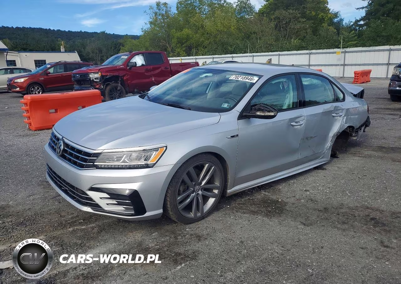 2018 Volkswagen Passat S VIN:1VWAA7A34JC000776 - 1