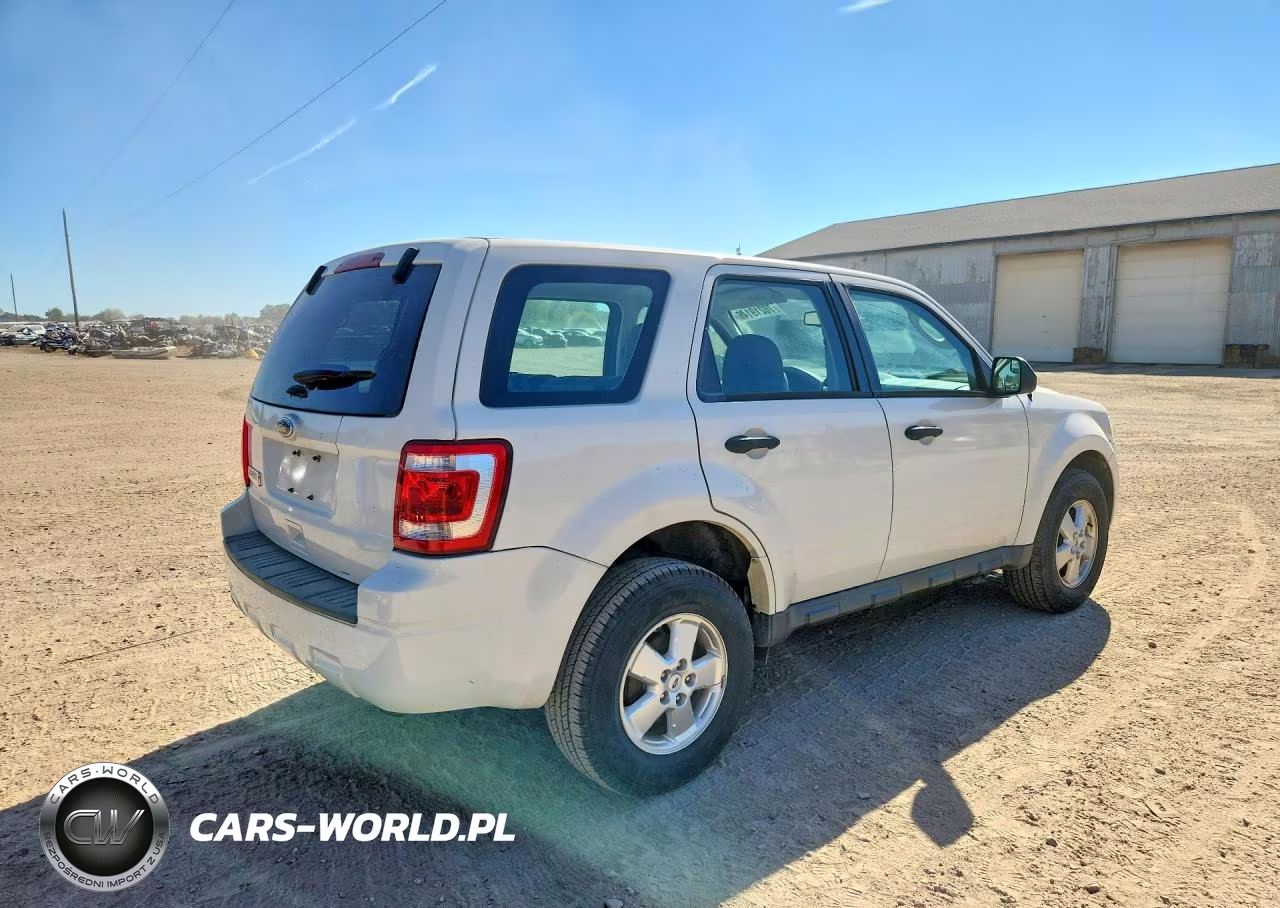 2012 Ford Escape Xls VIN:1FMCU0C7XCKC73428 - 3