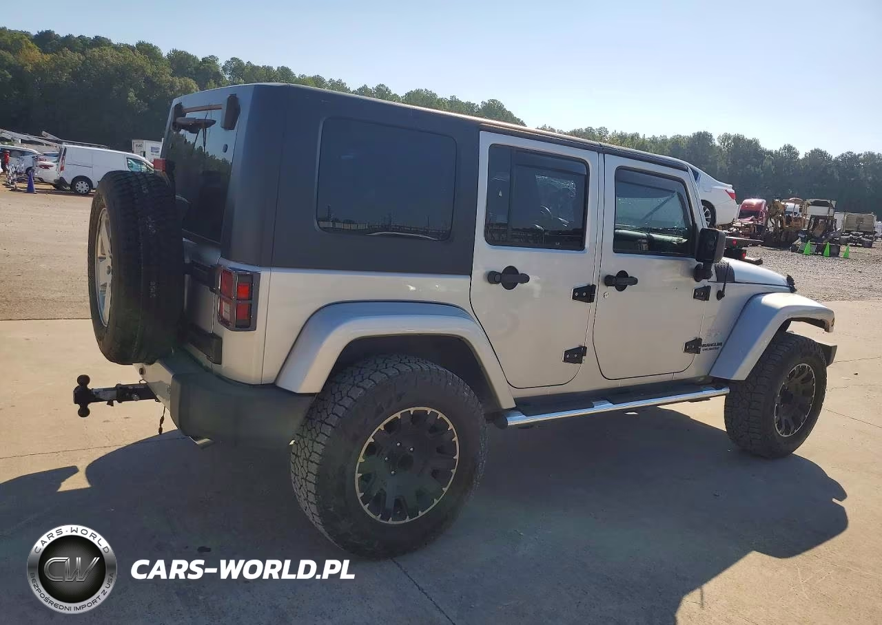 2010 Jeep Wrangler Unlimited Sahara VIN:1J4BA5H10AL123470 - 3