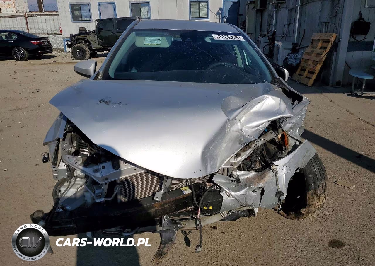 2018 Toyota Corolla Le VIN:2T1BURHEXJC088788 - 5