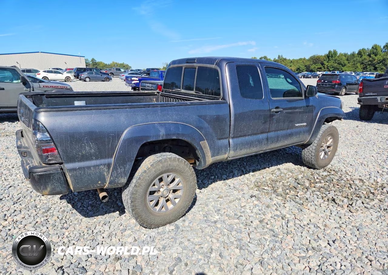 2013 Toyota Tacoma V6 VIN:5TFUU4EN0DX059421 - 3