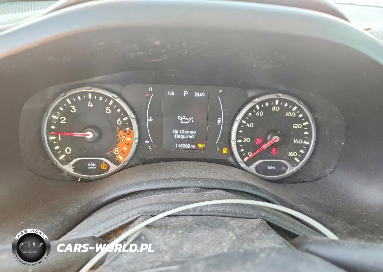 2018 Jeep Renegade Latitude VIN:ZACCJABB4JPG72198 - 9