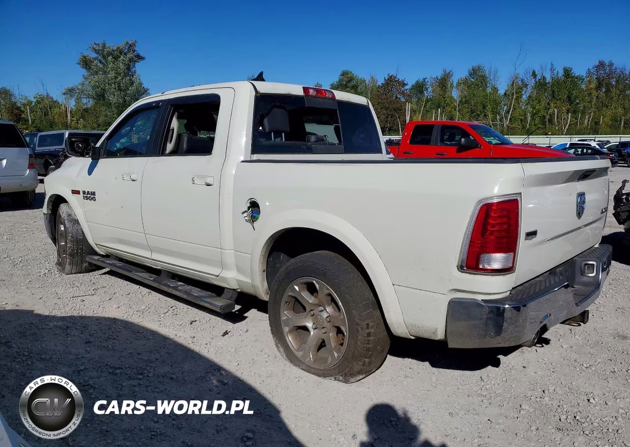 2018 Ram 1500 Laramie VIN:1C6RR7NM2JS252993 - 2