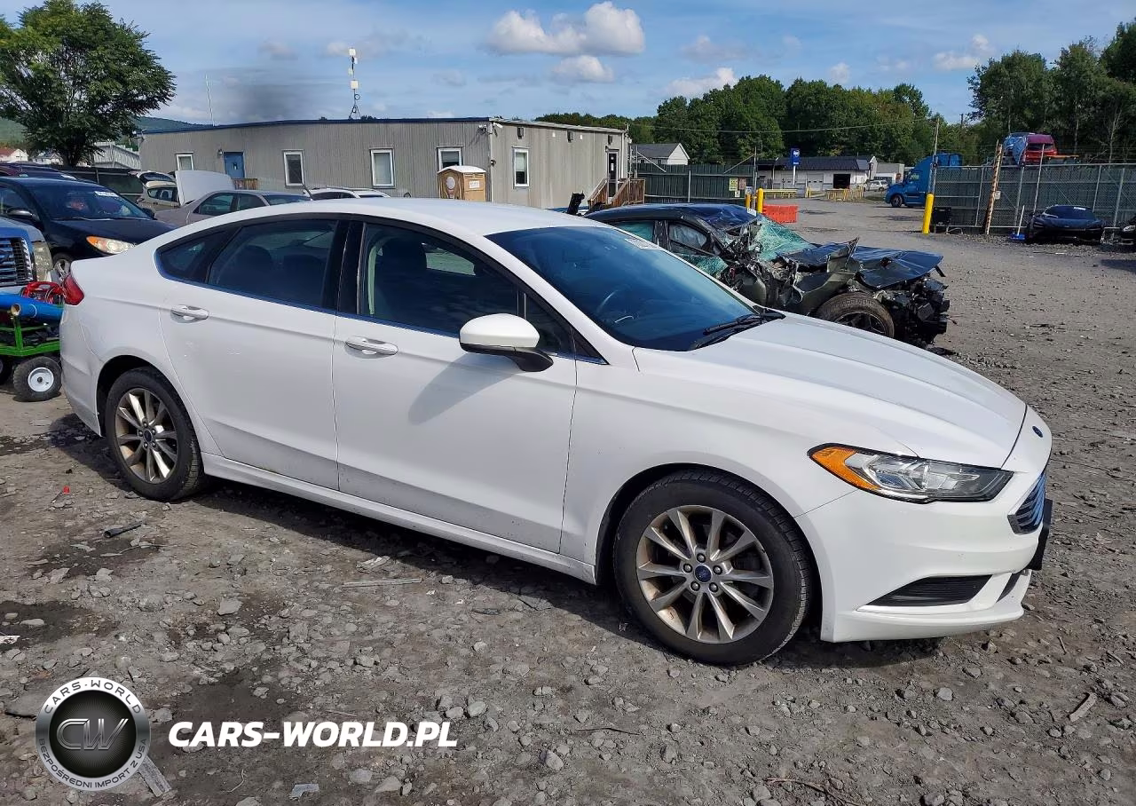 2017 Ford Fusion Se VIN:3FA6P0H77HR160868 - 4