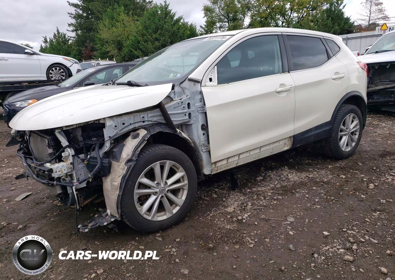 2017 Nissan Rogue Sport S – zdjęcie 1 z 13