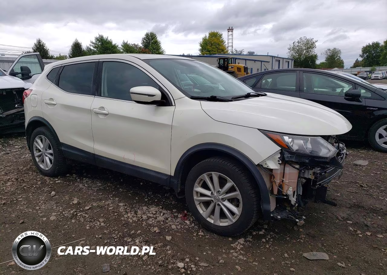 2017 Nissan Rogue Sport S VIN:JN1BJ1CPXHW012351 - 4