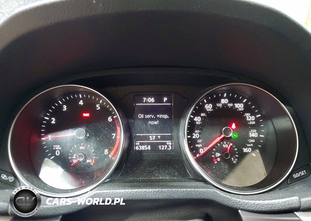 2018 Volkswagen Passat S VIN:1VWAA7A39JC035037 - 9