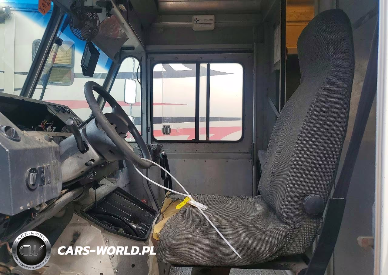 2012 Ford Econoline E350 Super Duty Stripped Chass VIN:1FC3E3KL1CDA78212 - 7