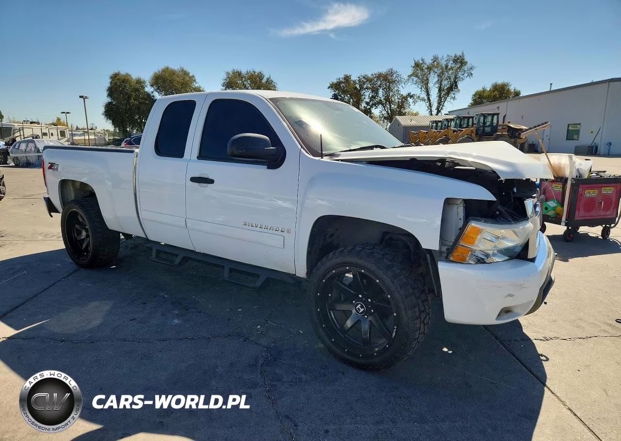 2008 Chevrolet Silverado K1500 VIN:2GCEK190X81325876 - 4