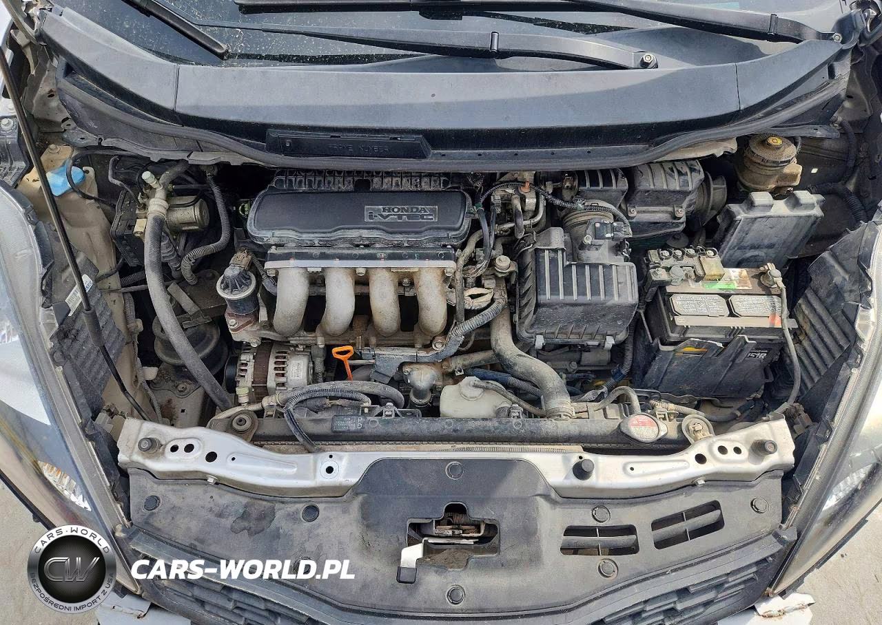 2013 Honda Fit Sport VIN:JHMGE8H51DC044042 - 11