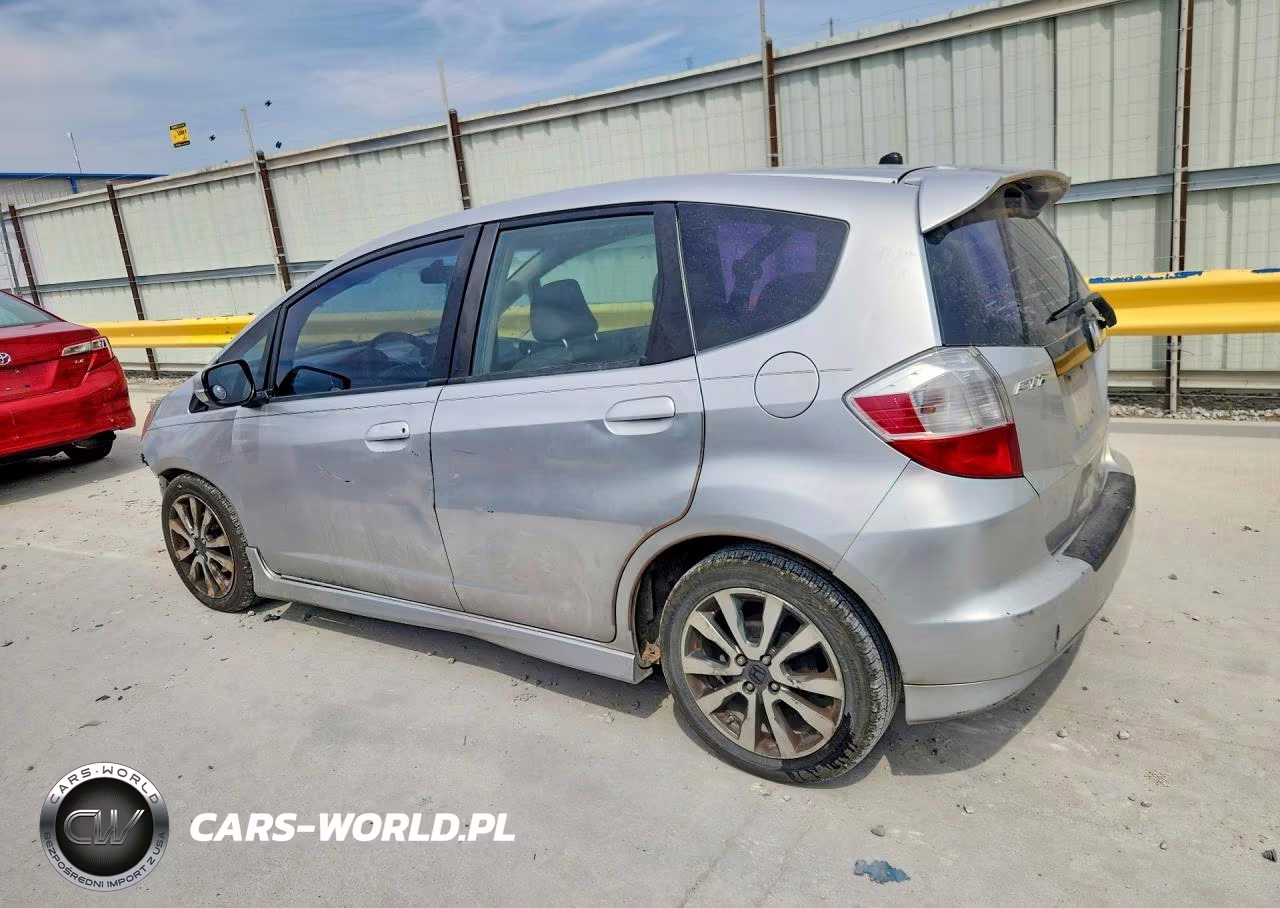 2013 Honda Fit Sport VIN:JHMGE8H51DC044042 - 2