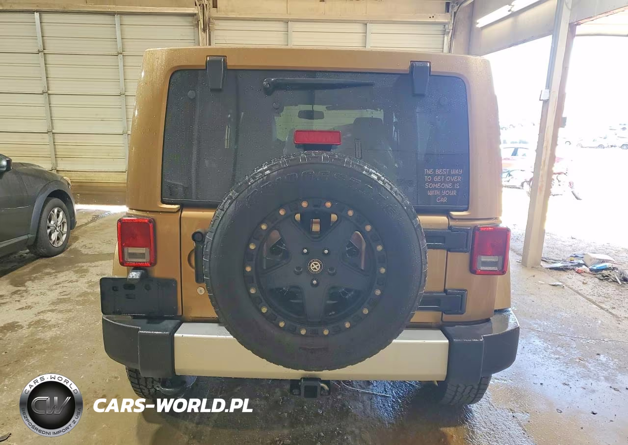 2015 Jeep Wrangler Unlimited Sahara VIN:1C4BJWEG7FL672384 - 6