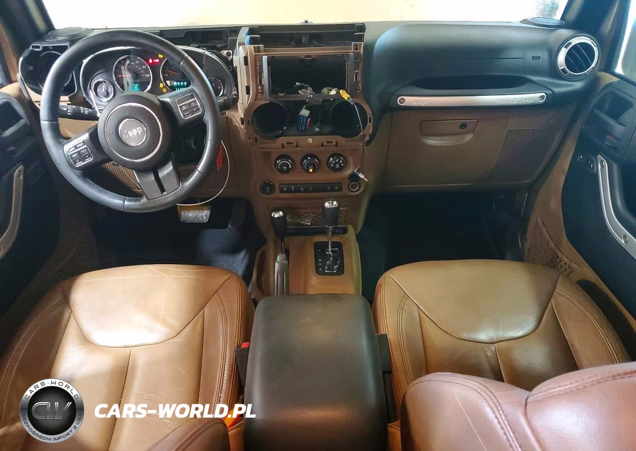2015 Jeep Wrangler Unlimited Sahara VIN:1C4BJWEG7FL672384 - 8
