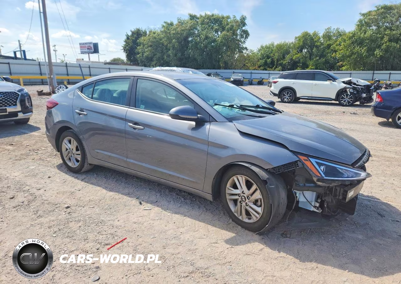 2019 Hyundai Elantra Sel VIN:5NPD84LF4KH478638 - 4