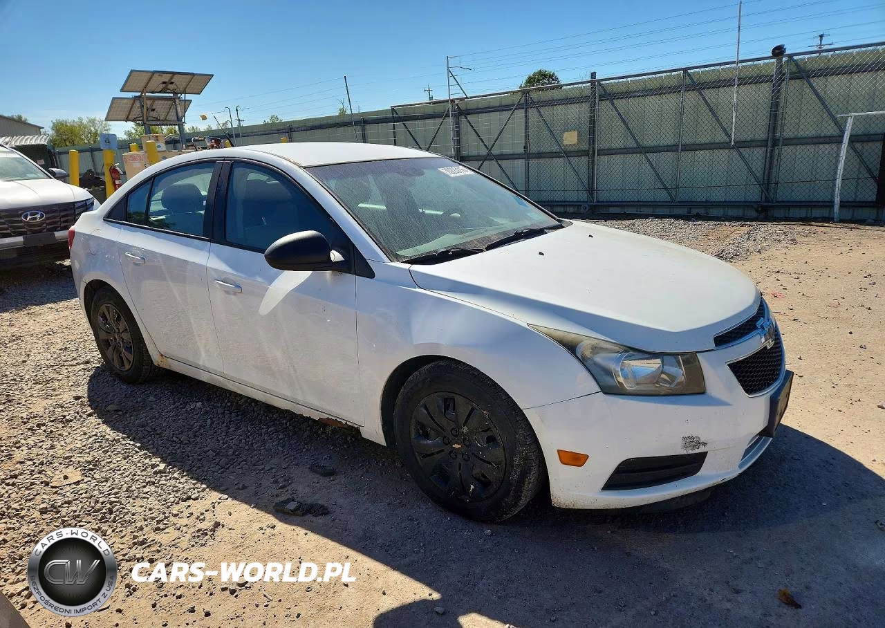 2013 Chevrolet Cruze Ls VIN:1G1PA5SG9D7301763 - 4