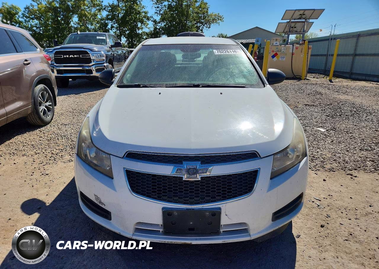 2013 Chevrolet Cruze Ls VIN:1G1PA5SG9D7301763 - 5