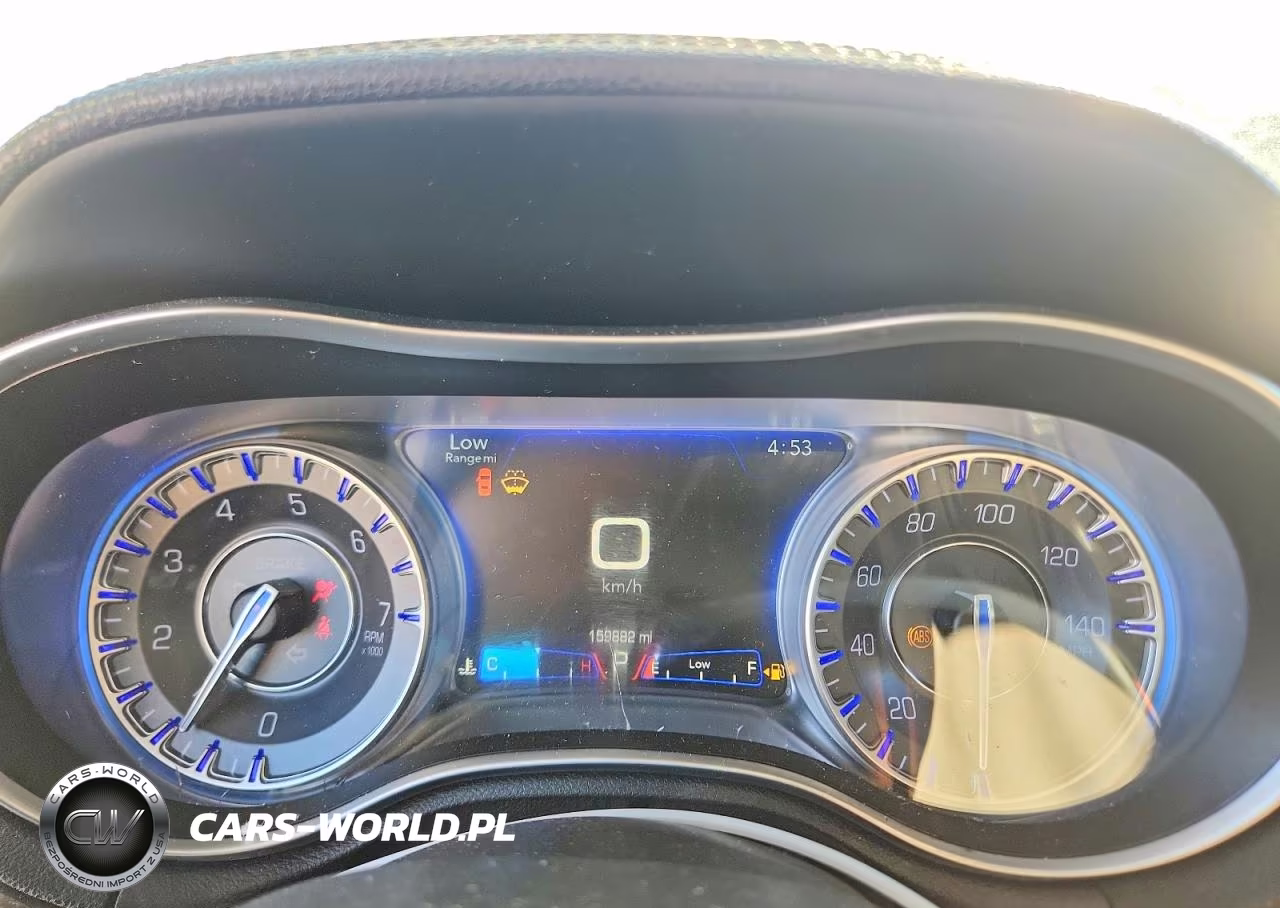 2016 Chrysler 300C VIN:2C3CCAEG9GH359213 - 9