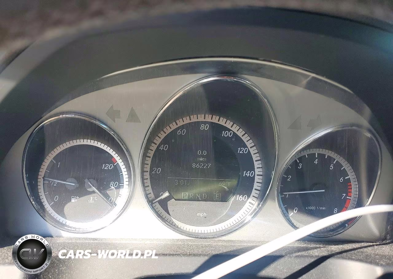 2011 Mercedes-Benz C 300 4Matic VIN:WDDGF8BB6BR155926 - 9