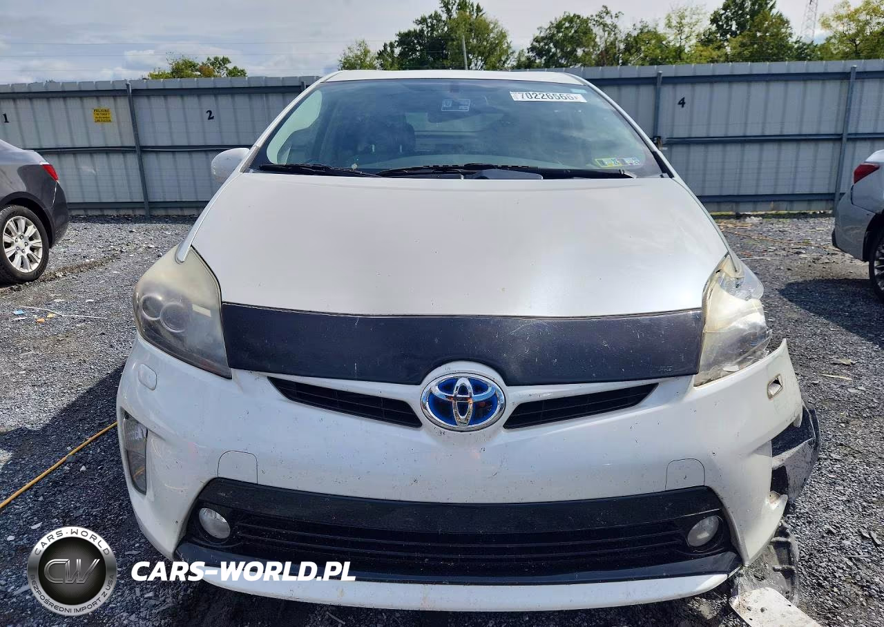 2013 Toyota Prius Five VIN:JTDKN3DU3D5546132 - 5