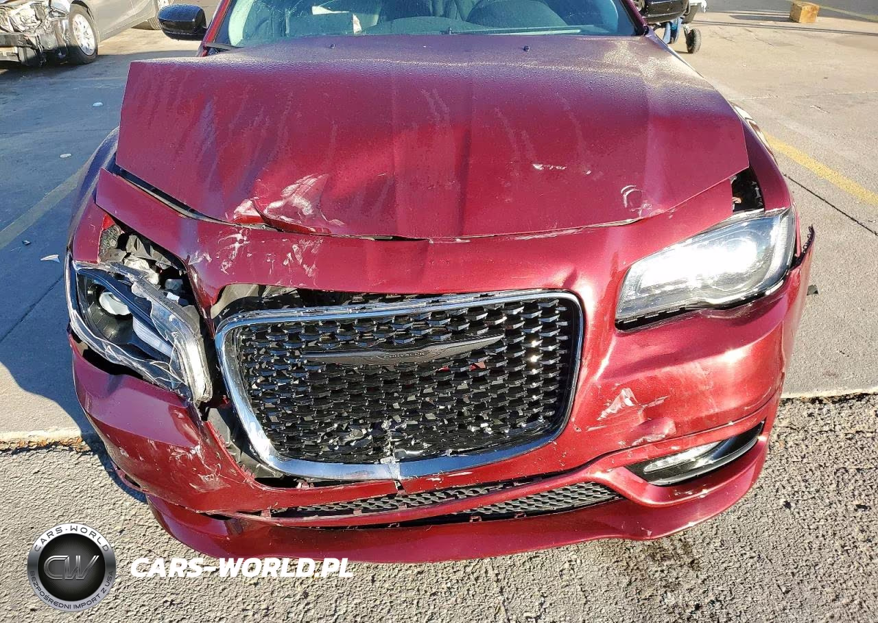 2020 Chrysler 300 Touring VIN:2C3CCAAG9LH220585 - 11