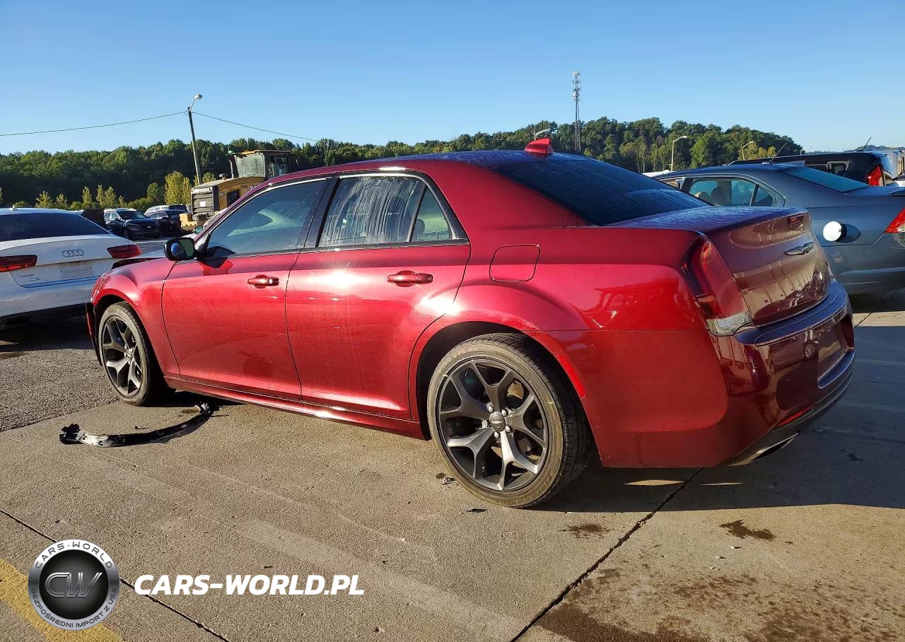 2020 Chrysler 300 Touring VIN:2C3CCAAG9LH220585 - 2