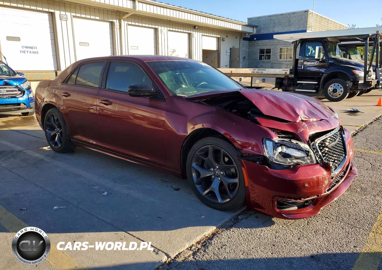 2020 Chrysler 300 Touring VIN:2C3CCAAG9LH220585 - 4