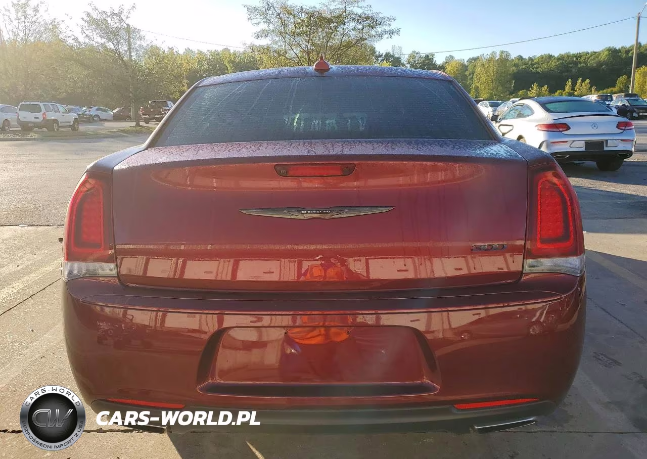 2020 Chrysler 300 Touring VIN:2C3CCAAG9LH220585 - 6
