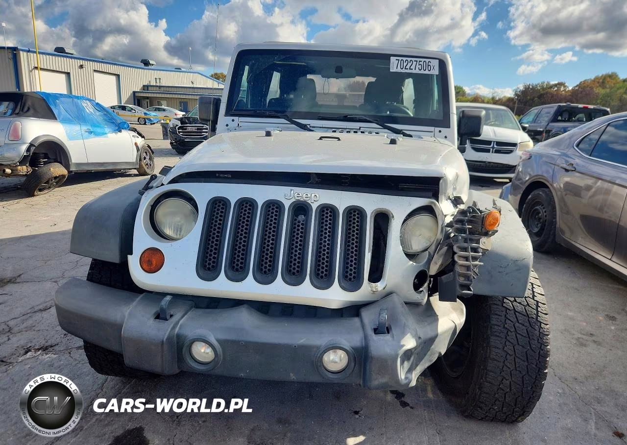 2012 Jeep Wrangler Unlimited Sport VIN:1C4BJWDG8CL259631 - 5