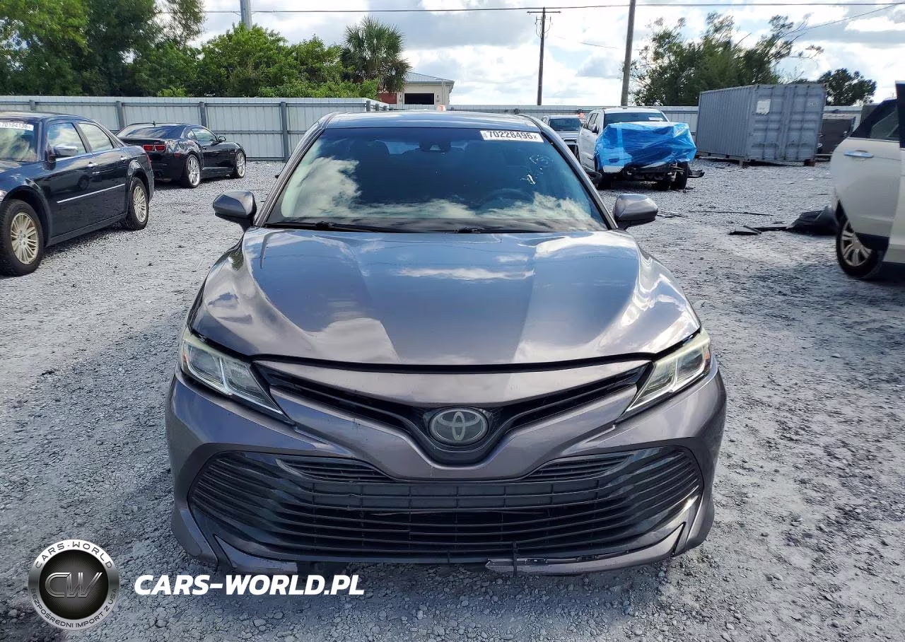 2020 Toyota Camry Le VIN:4T1C11AK2LU934069 - 5