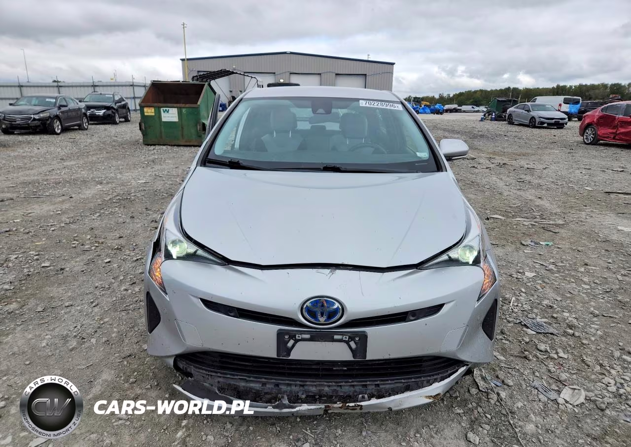 2018 Toyota Prius Two VIN:JTDKBRFU8J3063381 - 5