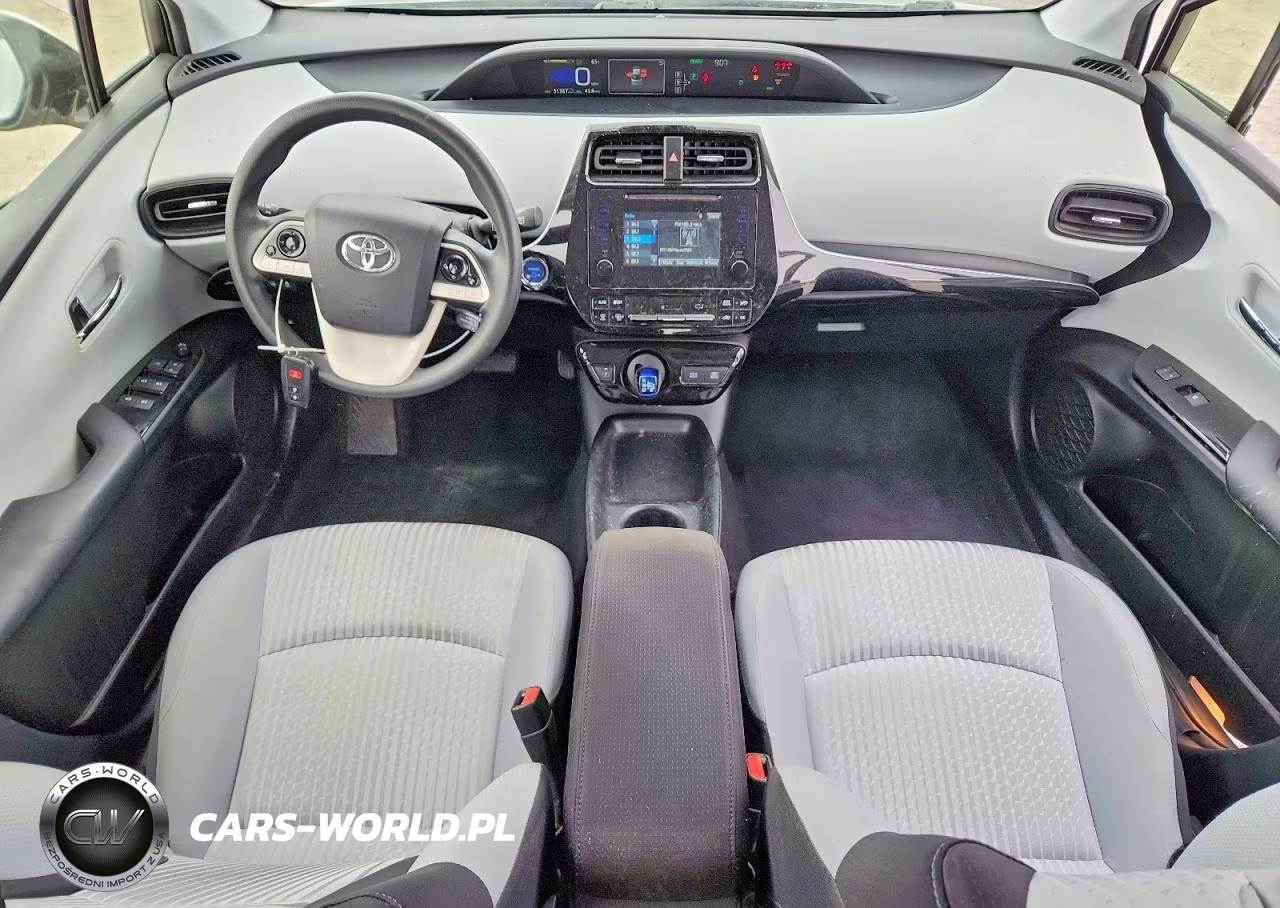 2018 Toyota Prius Two VIN:JTDKBRFU8J3063381 - 8