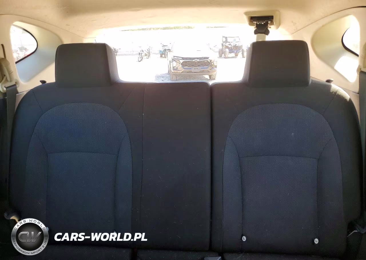 2015 Nissan Rogue Select S VIN:JN8AS5MV1FW756576 - 10